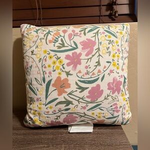 Target Threshold Spring Flowers Off White Pink Green Yellow Throw Pillow NWT